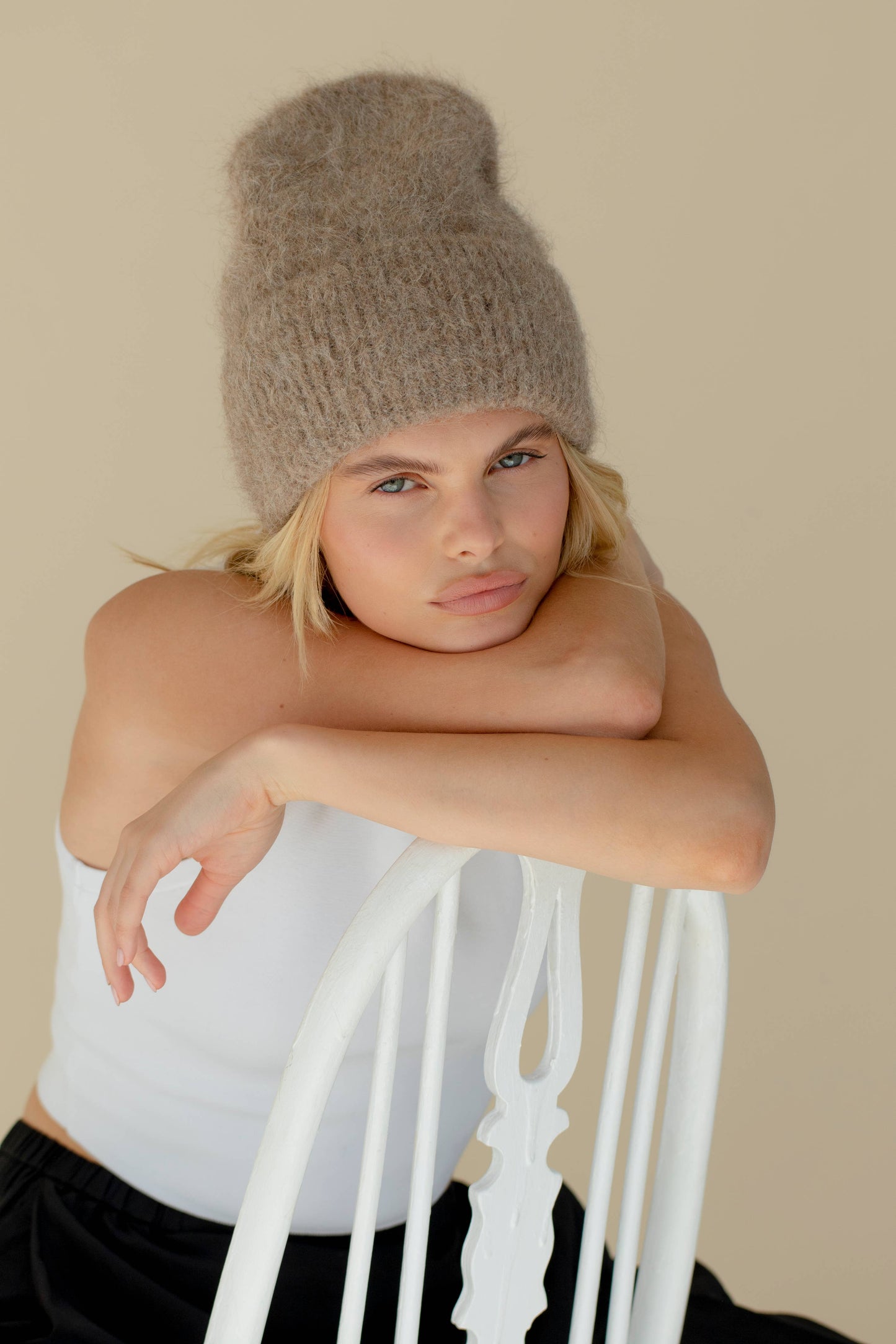 The Alpaca Beanie - Beige Brown - AW23