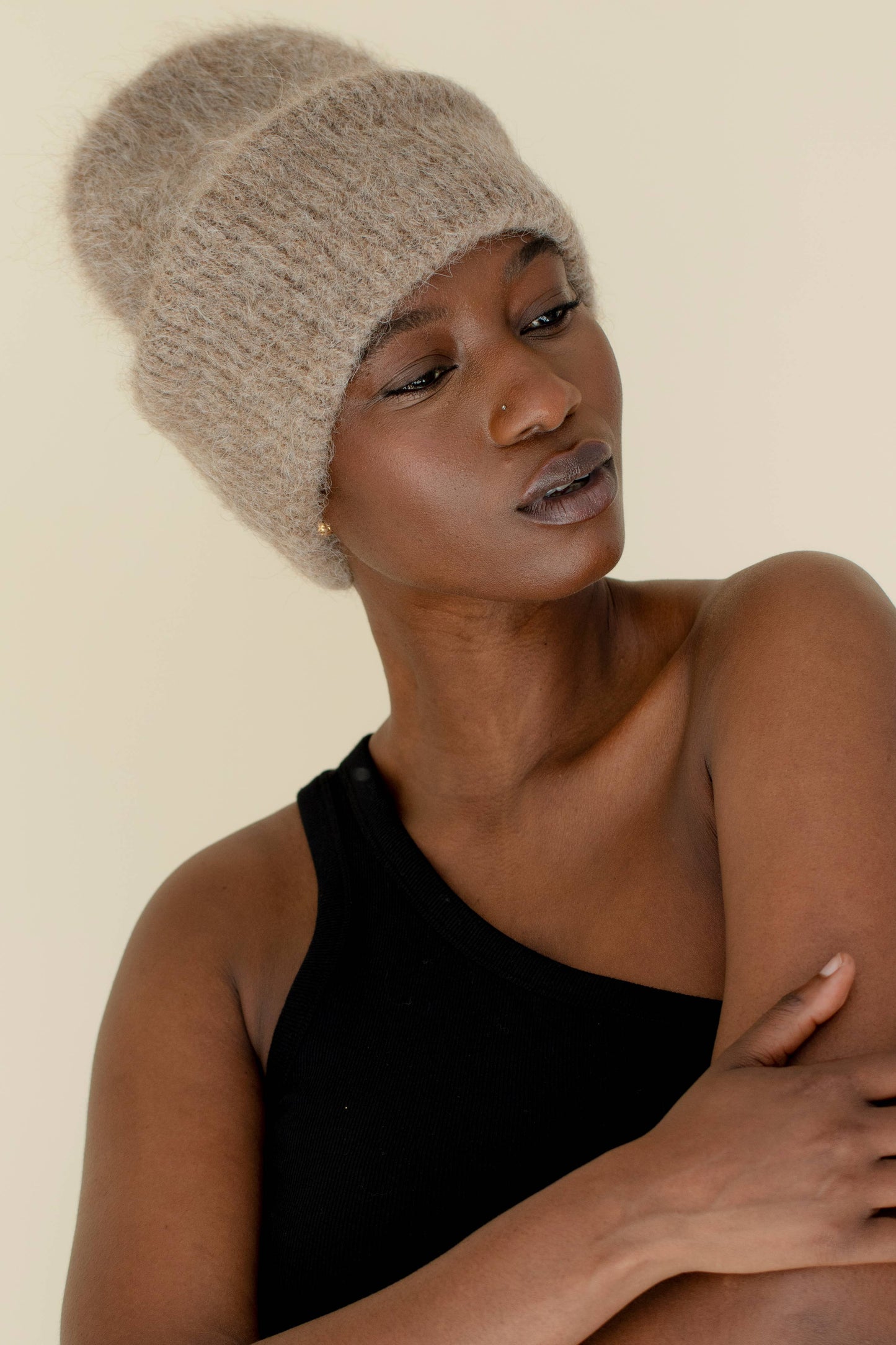 The Alpaca Beanie - Beige Brown - AW23